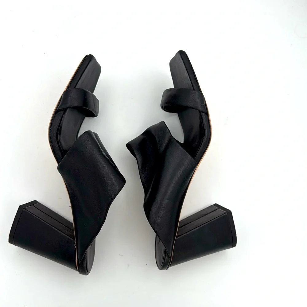 Vince - Women's Nessia Black leather Heeled Mules Sandals square toe shoes 8.5